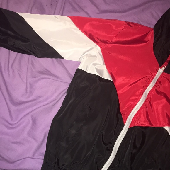 WindBreaker 😍 - Picture 2 of 5